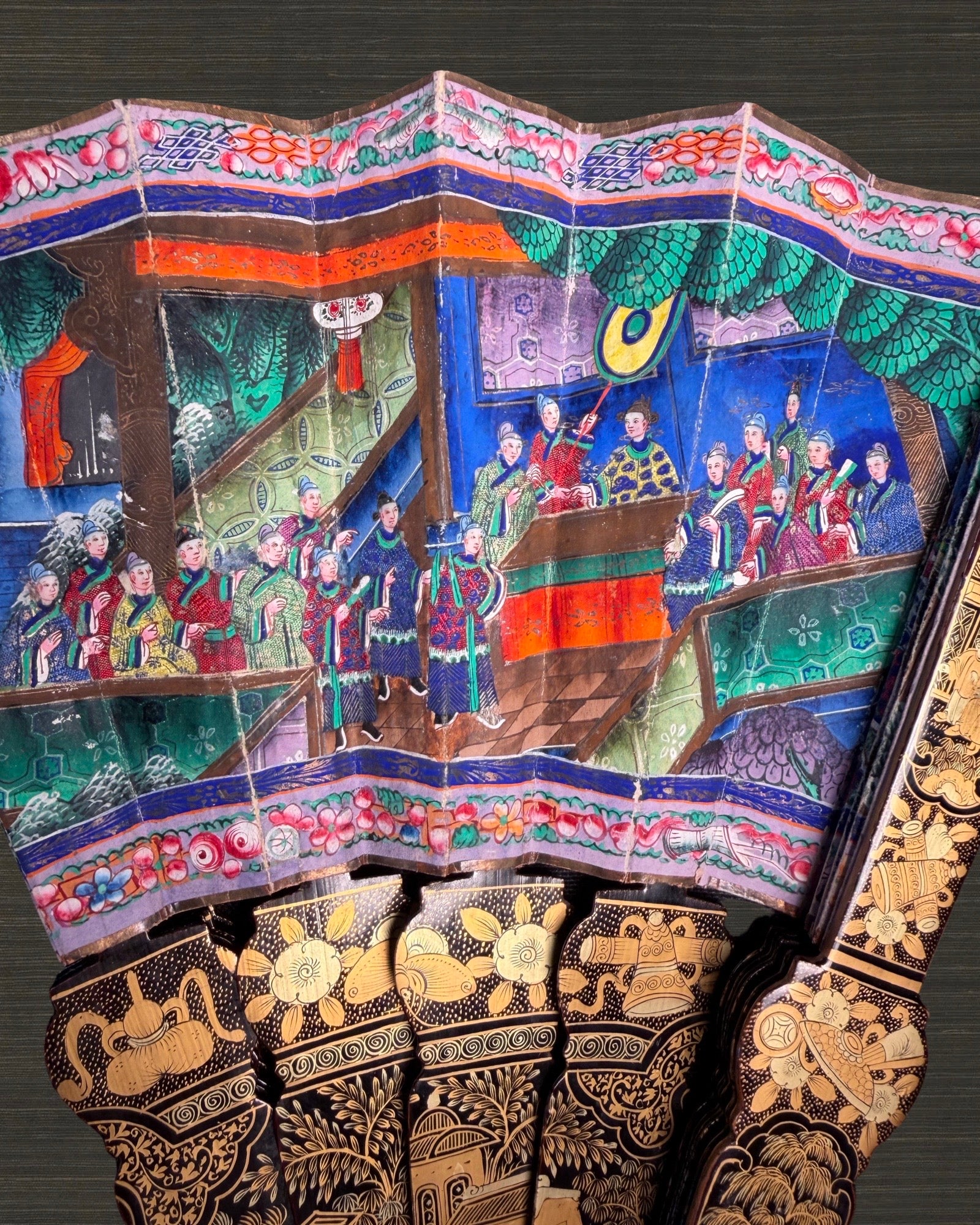 Stunning 19th Century 1,000 Faces Chinese Export Hand Fan, with lacquer supports.