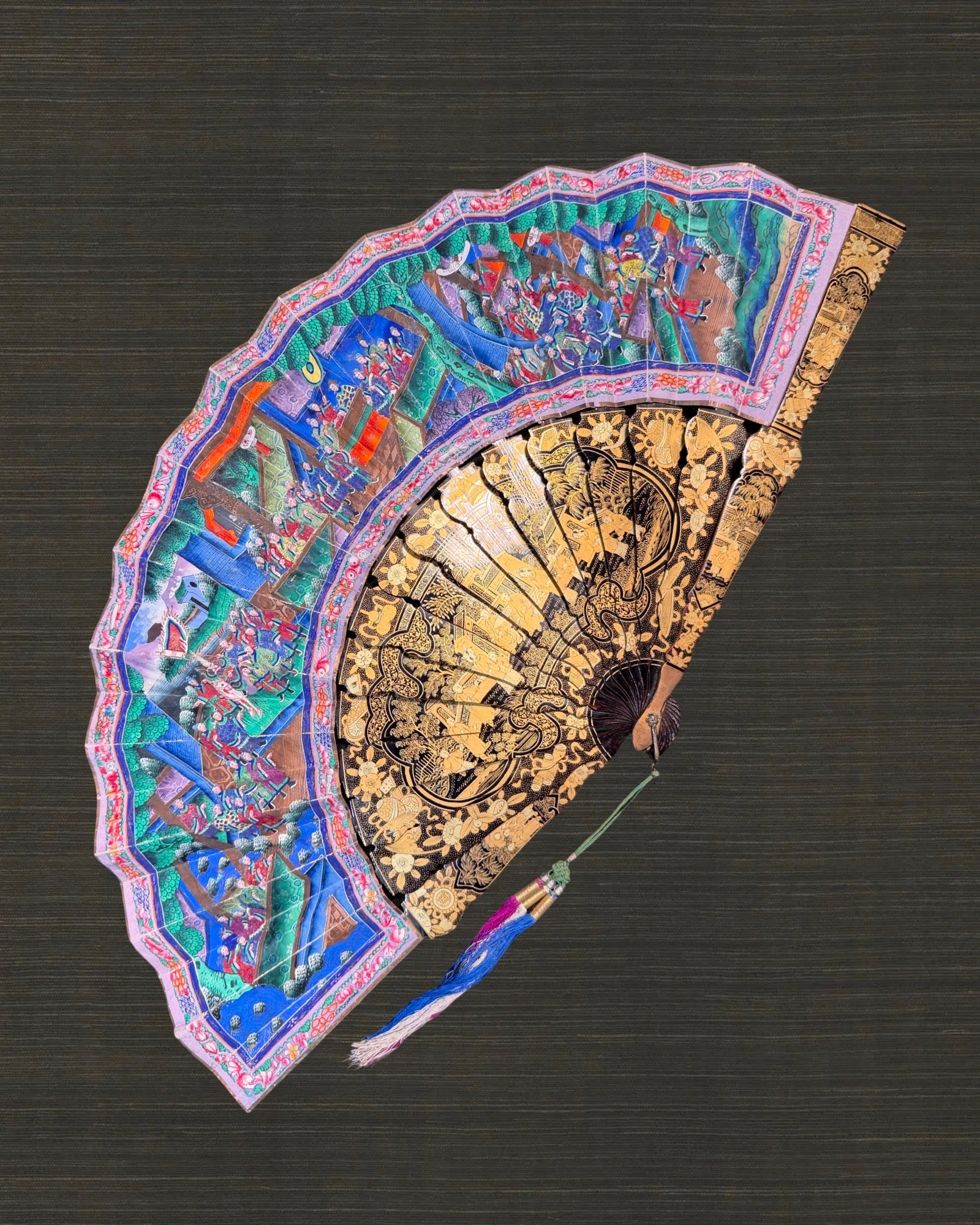 Stunning 19th Century 1,000 Faces Chinese Export Hand Fan, with lacquer supports.