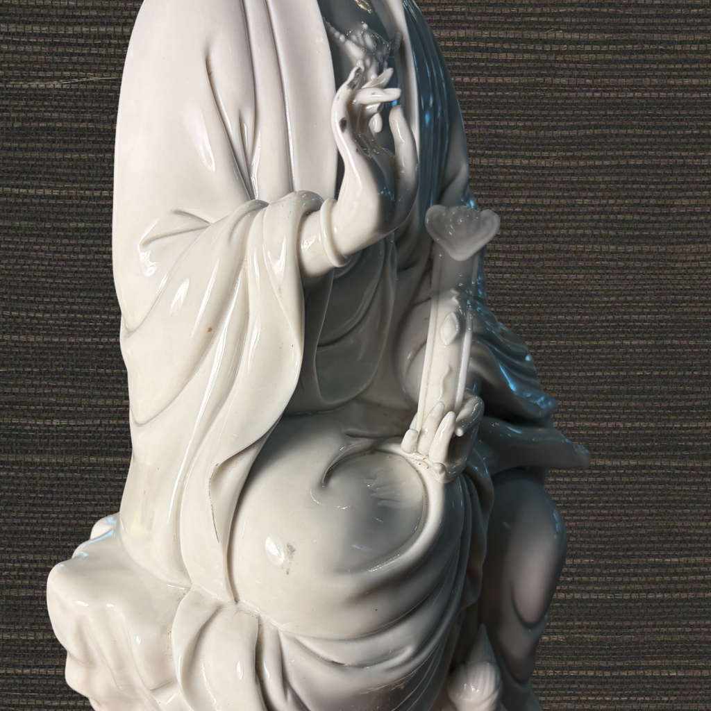 Dehua (Blanc de Chine) Guanyin
